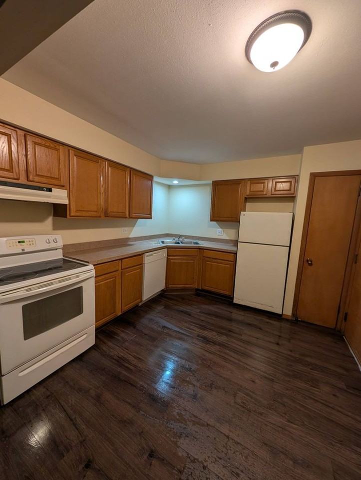 2305 School St - Photo 2 of 12