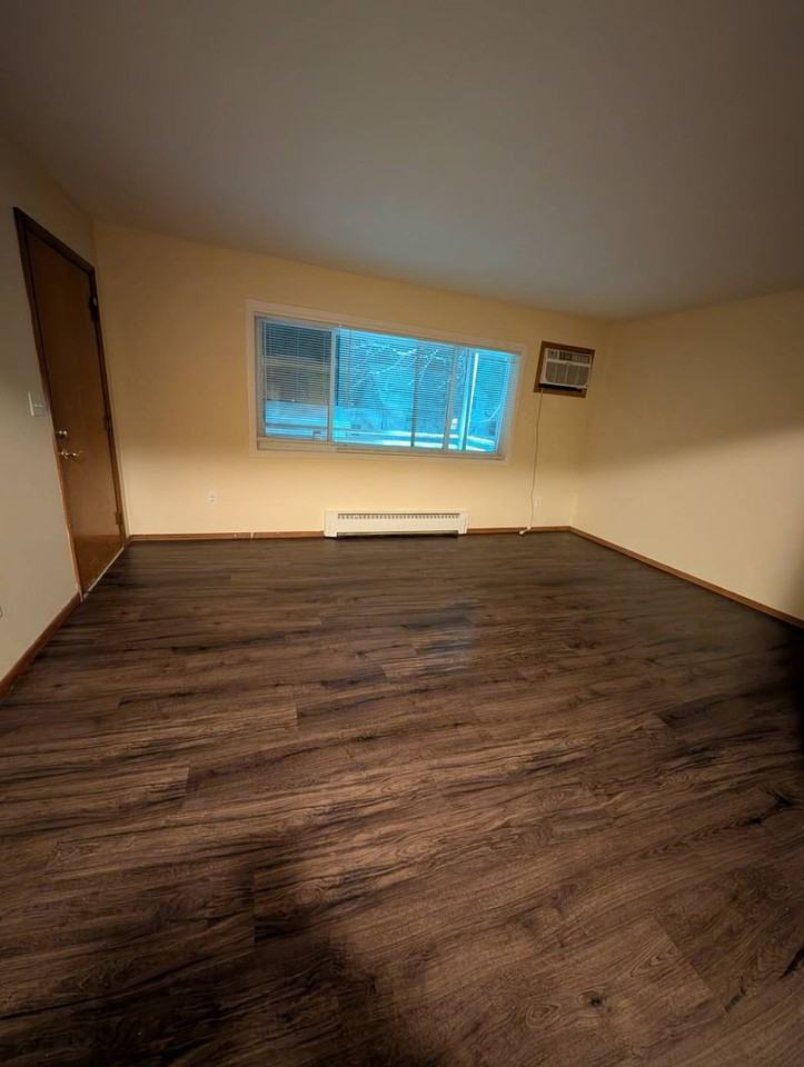 2305 School St - Photo 3 of 12