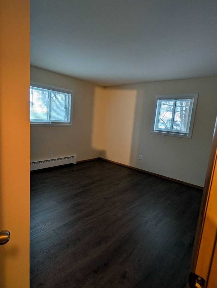 2305 School St - Photo 5 of 12