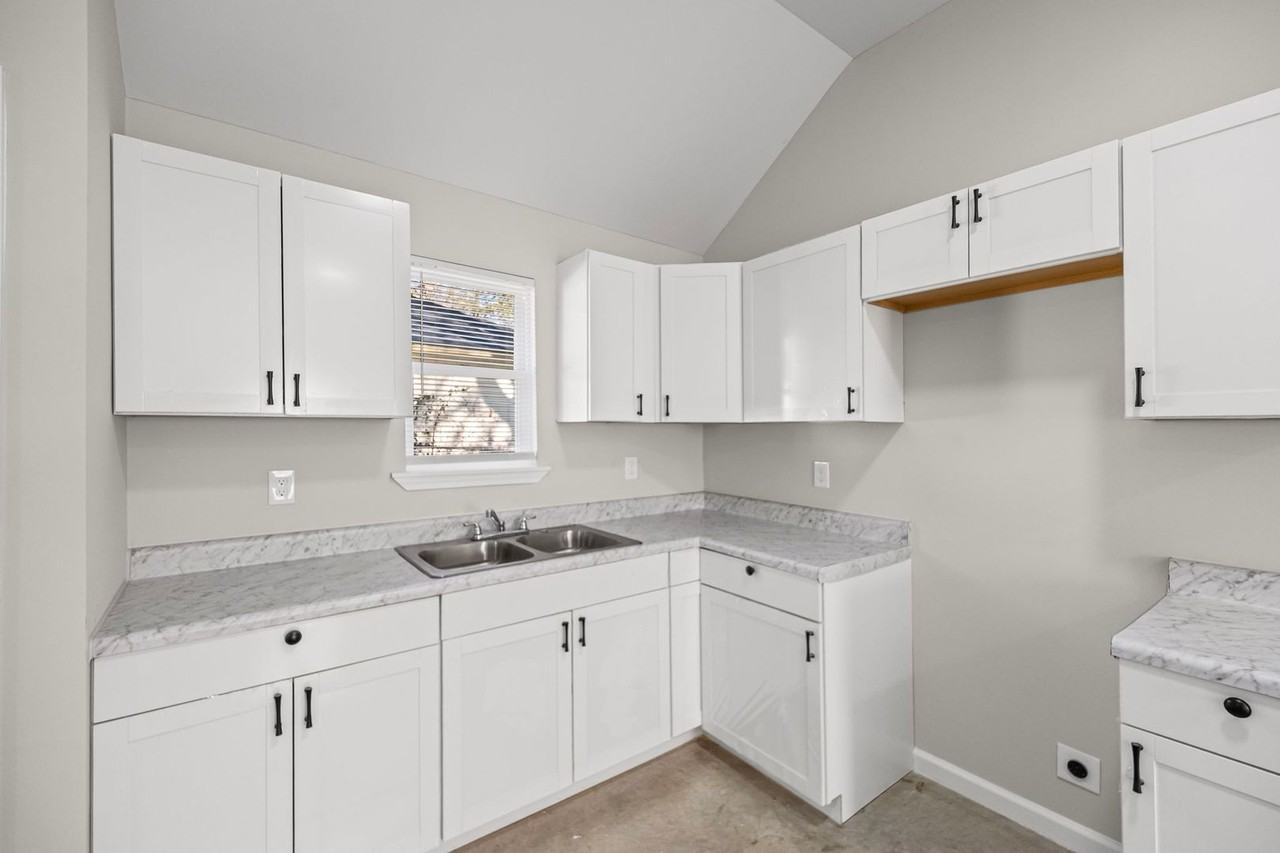 1166 Melrose Street - Photo 6 of 9