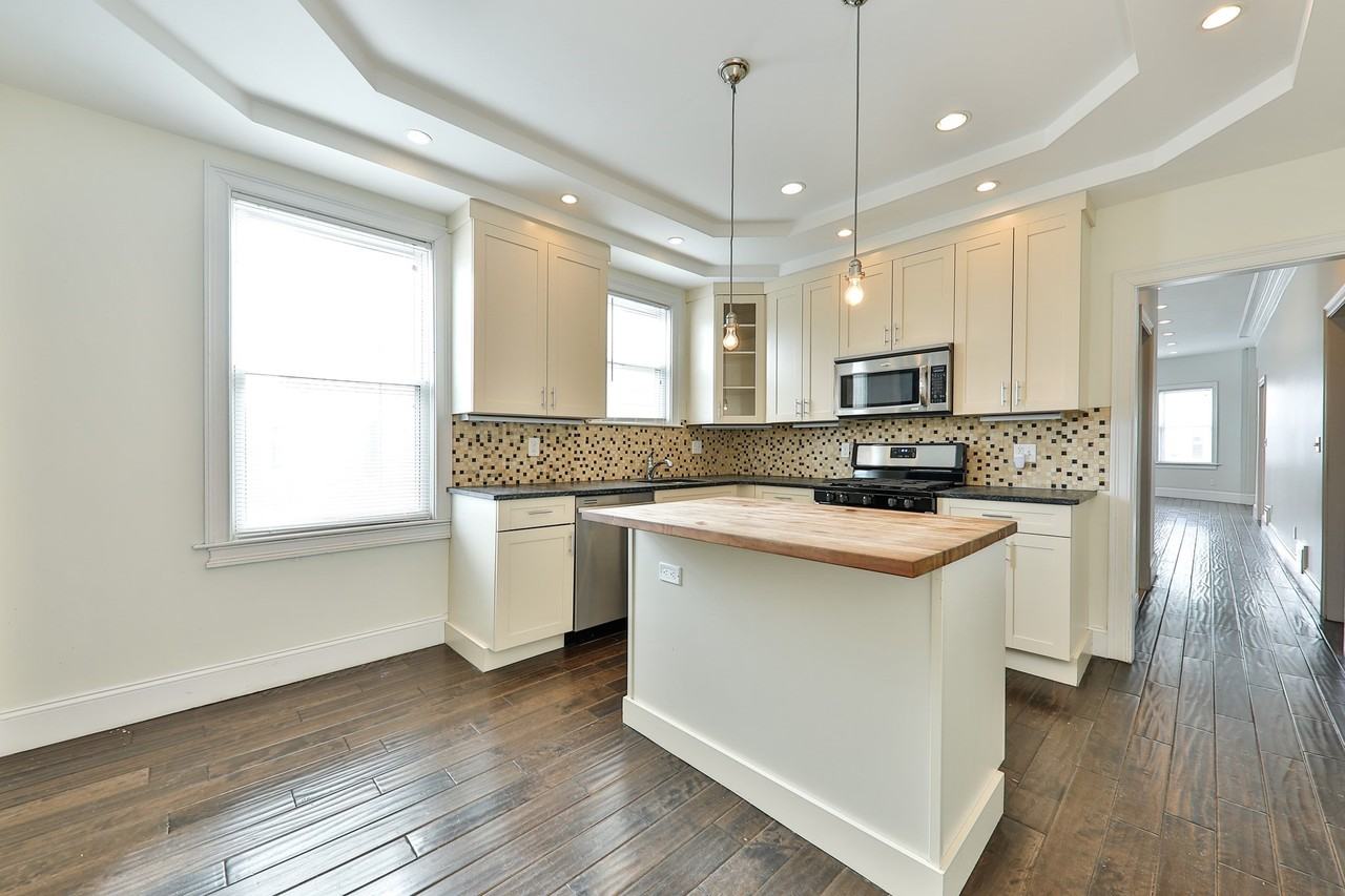9 Bellflower St #3 - Photo 4 of 25