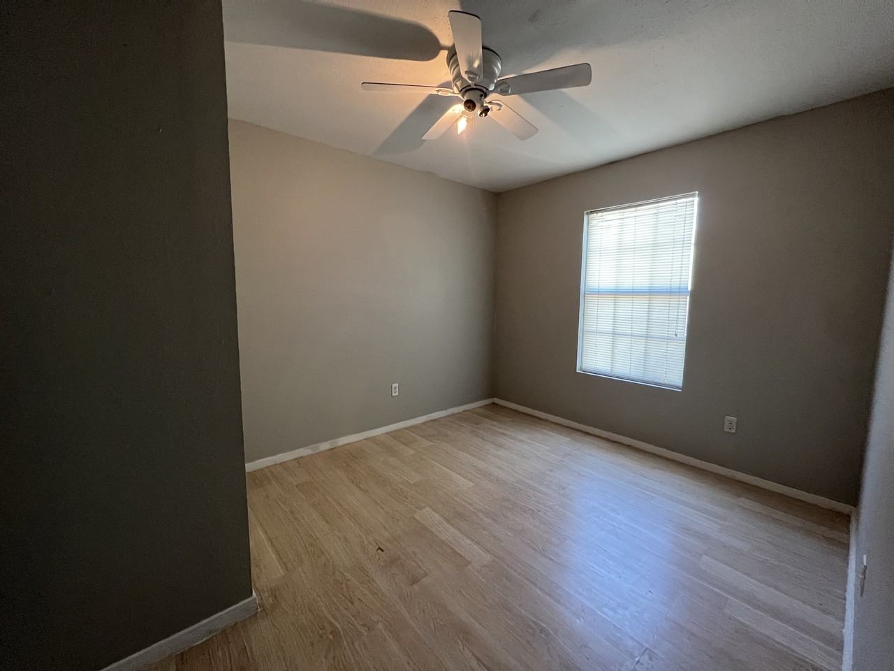 428 1st St #NA - Photo 3 of 7