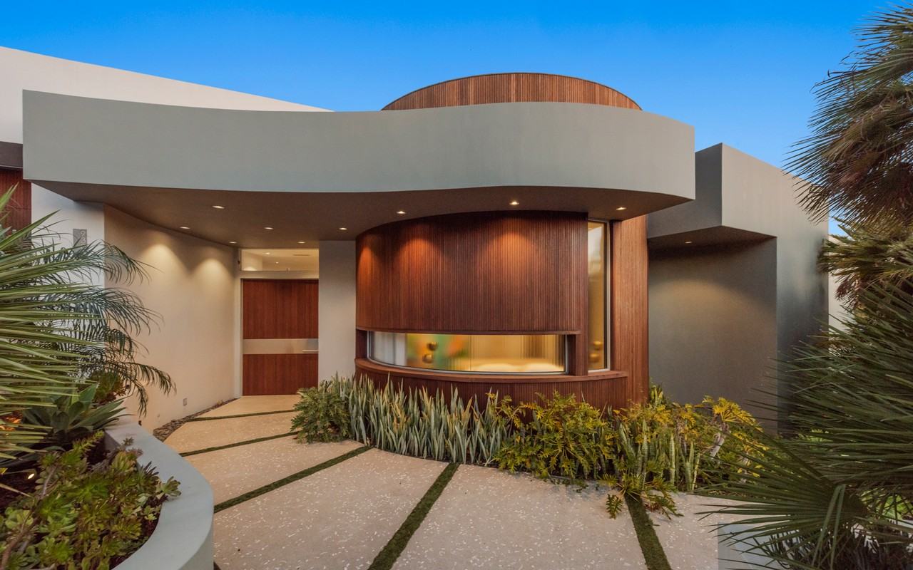 9305 Nightingale Dr #NA - Photo 3 of 38