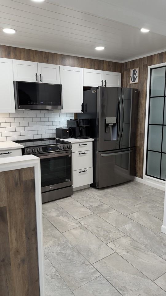 651 Seaview Ct #B612 - Photo 6 of 50