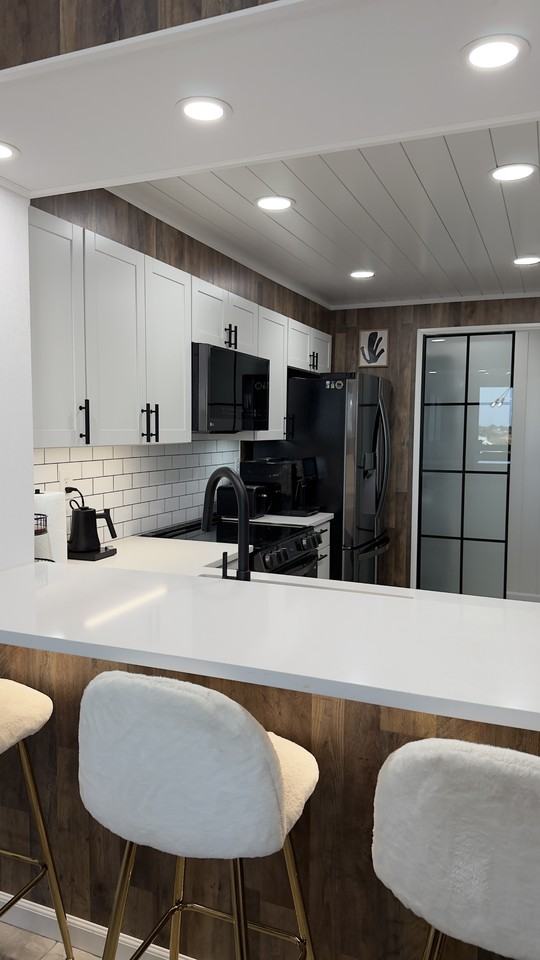 651 Seaview Ct #B612 - Photo 7 of 50