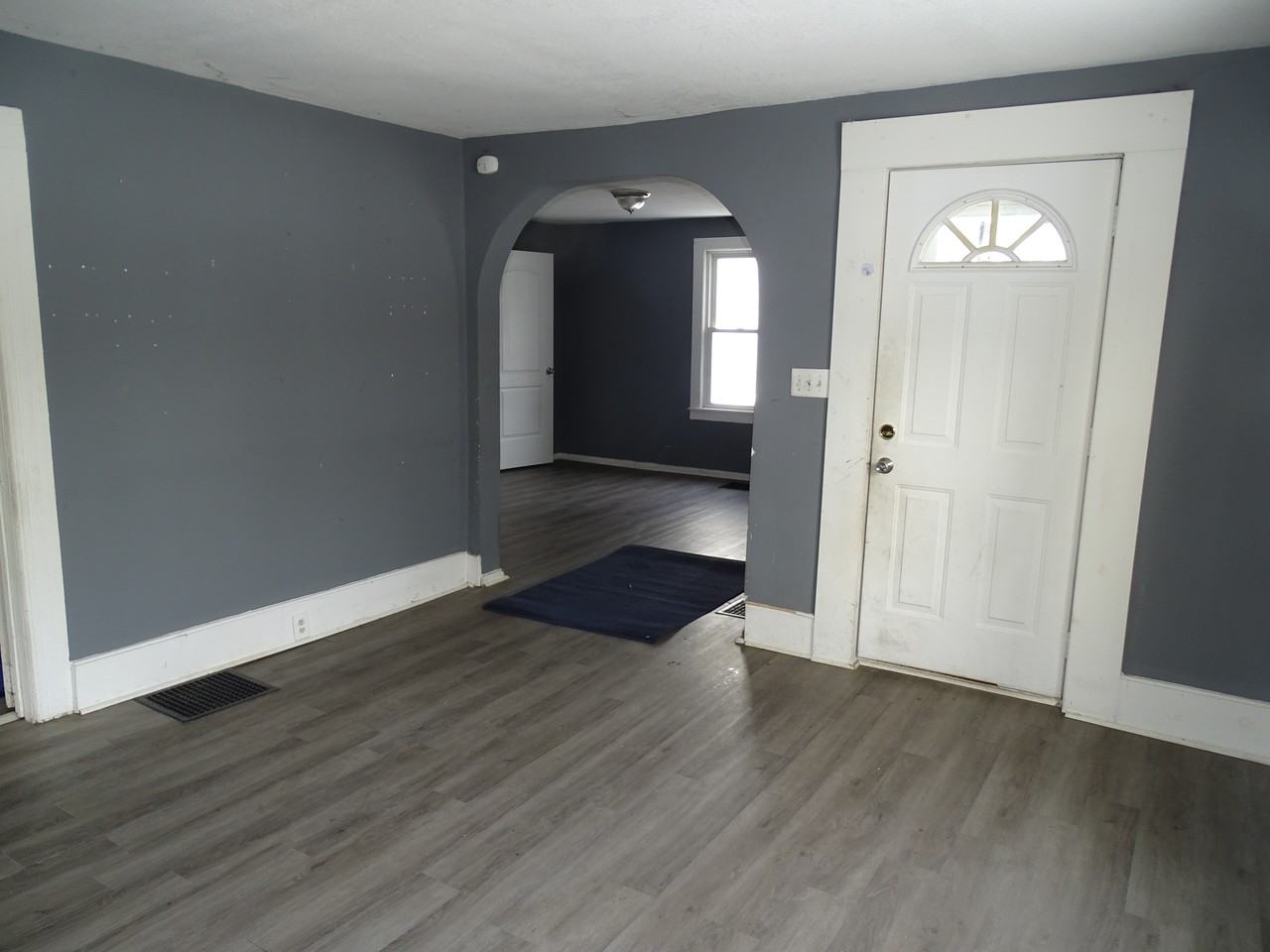 813 North Clinton Street #1 - Photo 2 of 15