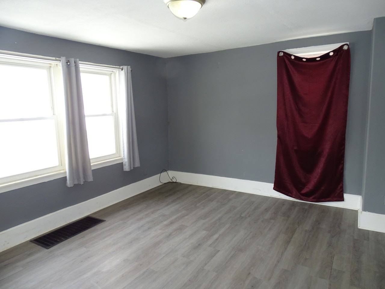 813 North Clinton Street #1 - Photo 3 of 15