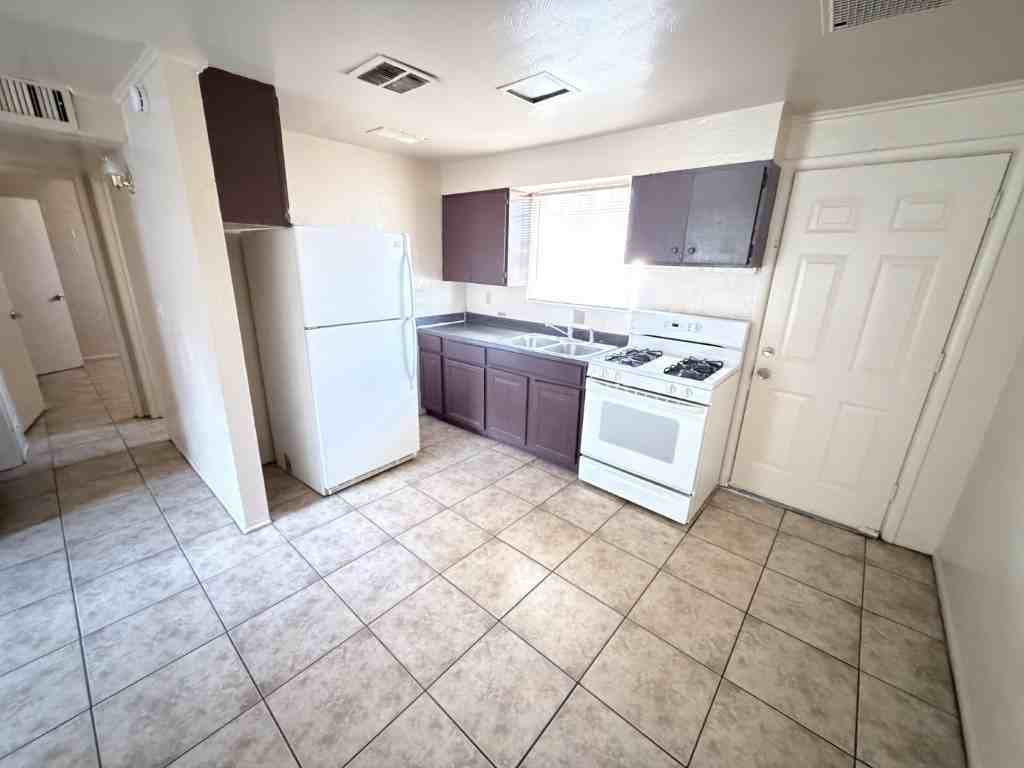 86 West Orchid Lane #9 - Photo 4 of 8