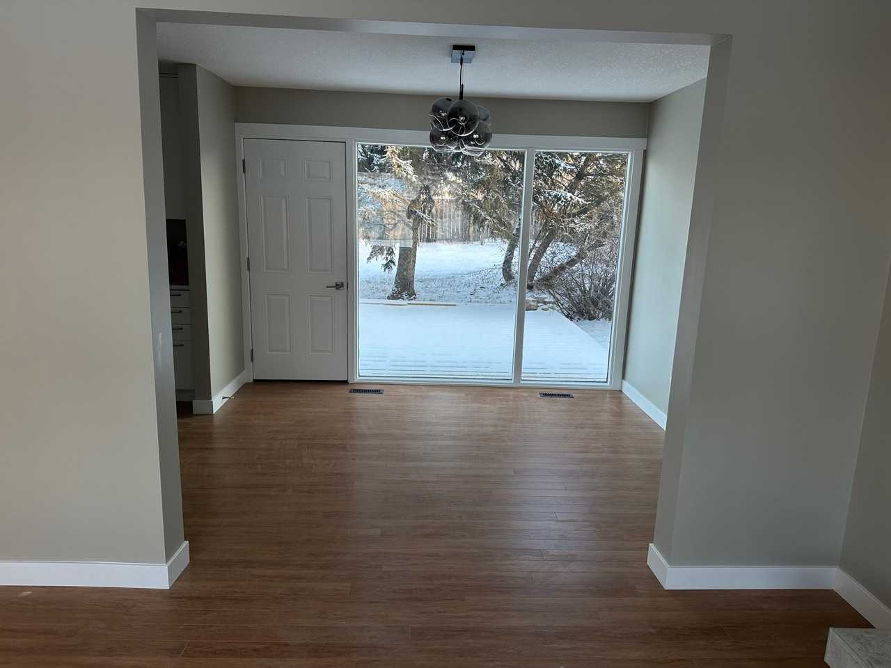 11817 96a St #1 - Photo 4 of 10