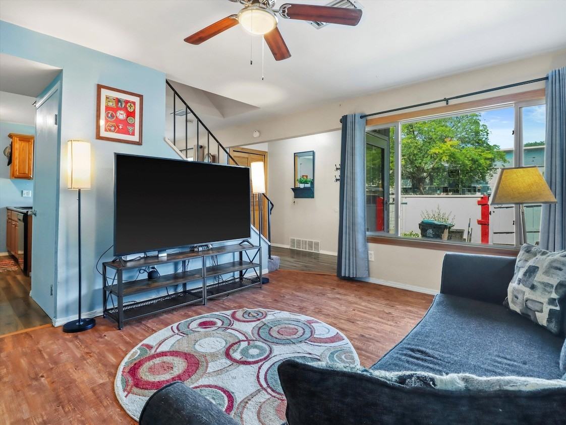 428 East Blf #1 - Photo 2 of 18