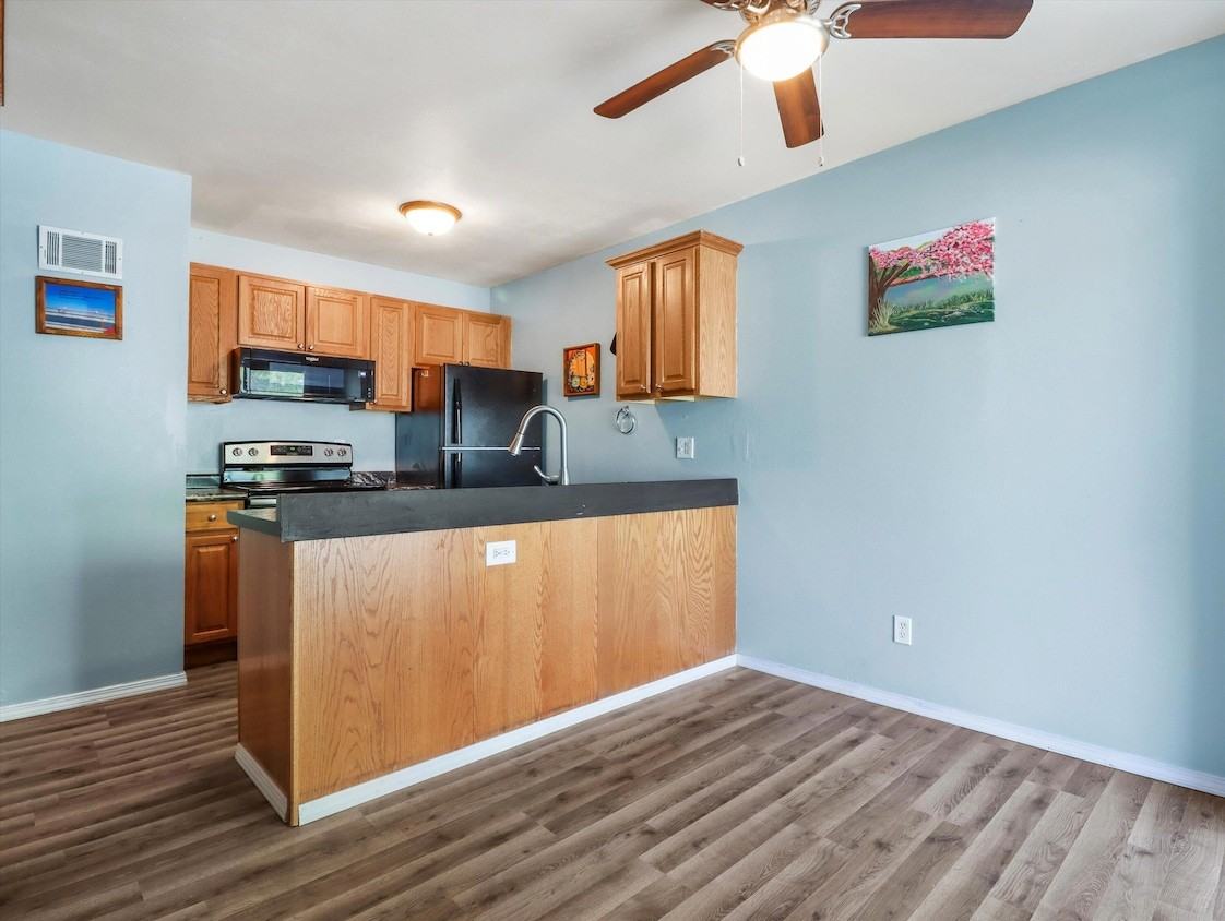 428 East Blf #1 - Photo 4 of 18