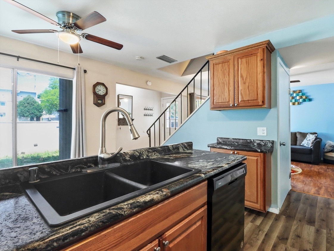 428 East Blf #1 - Photo 5 of 18