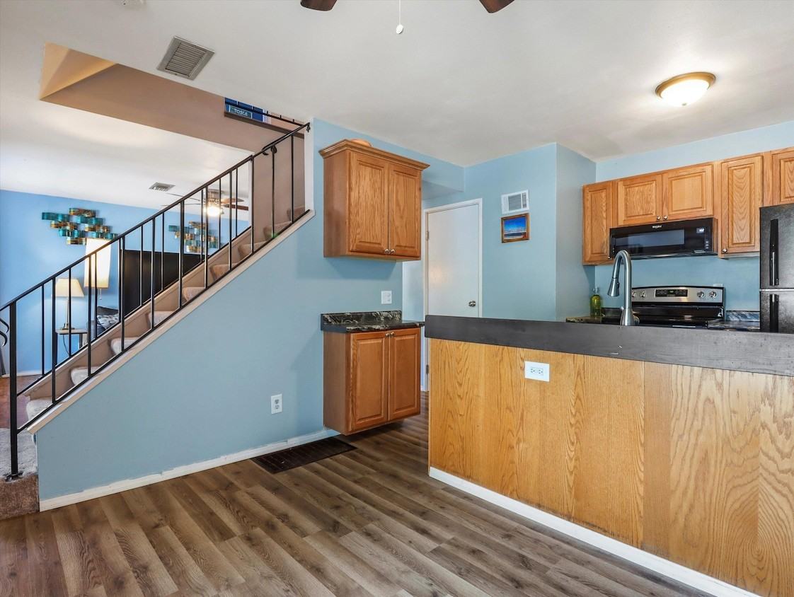 428 East Blf #1 - Photo 7 of 18