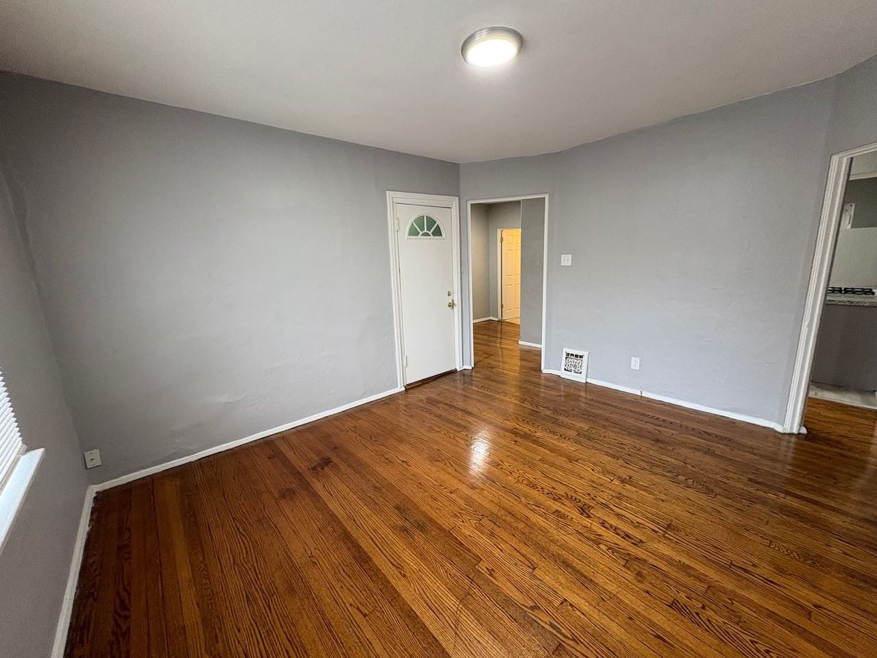 3440 Delor - Photo 4 of 14