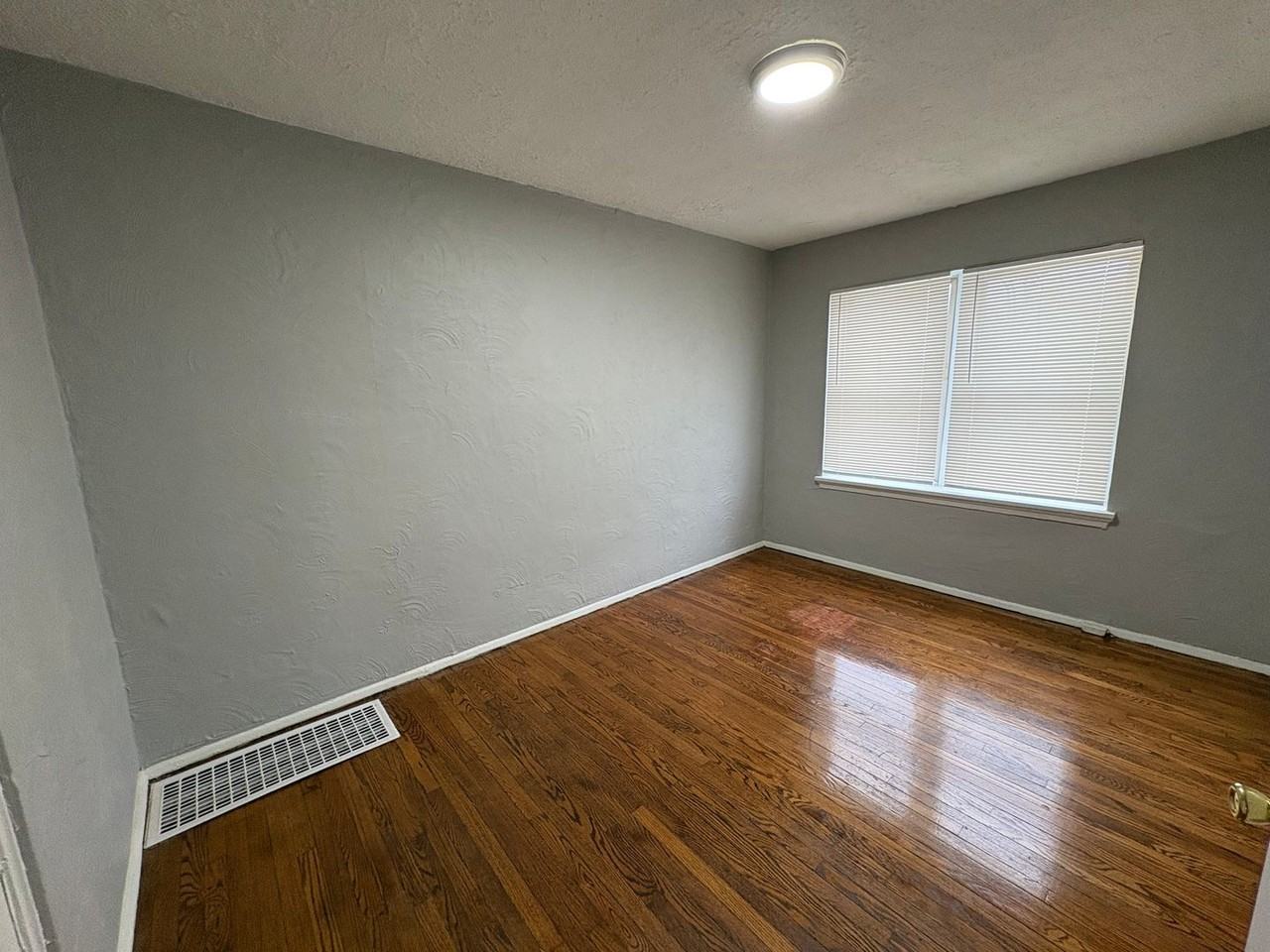 3440 Delor - Photo 5 of 14