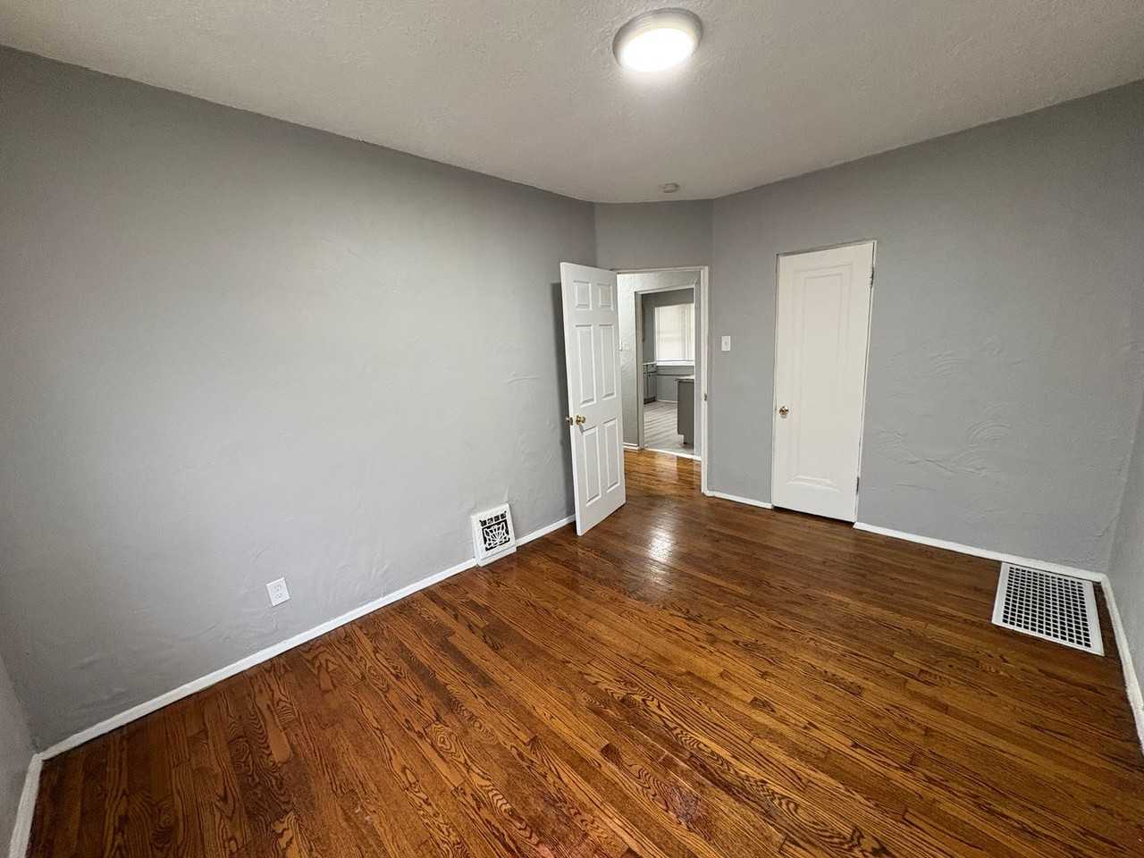 3440 Delor - Photo 6 of 14