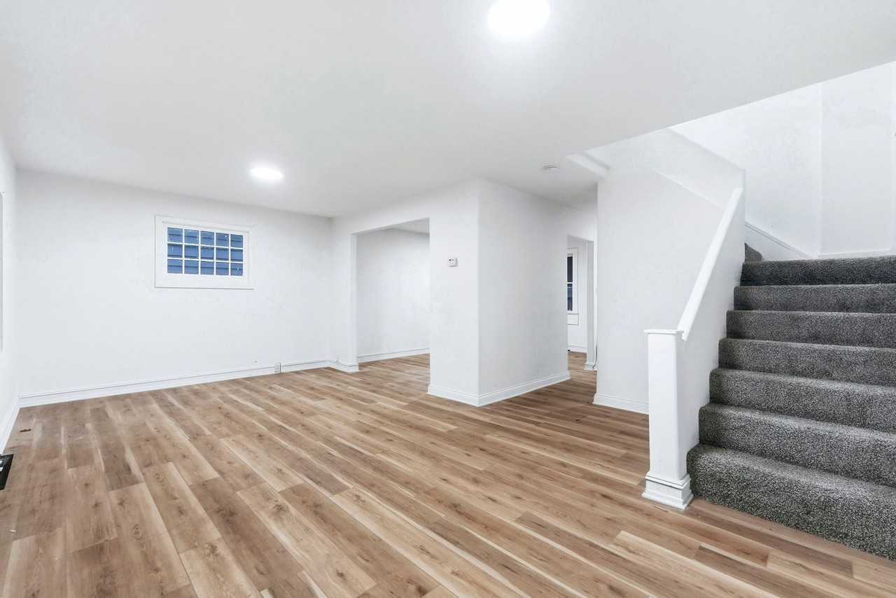 2134 Thompson Ave - Photo 2 of 27