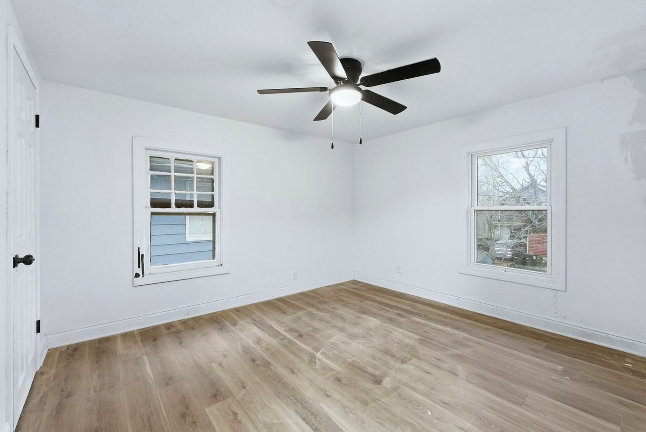 2134 Thompson Ave - Photo 6 of 27