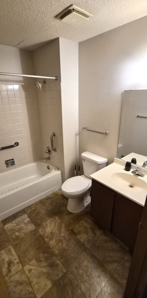 Scotland Green Apartments - Photo 5 of 15