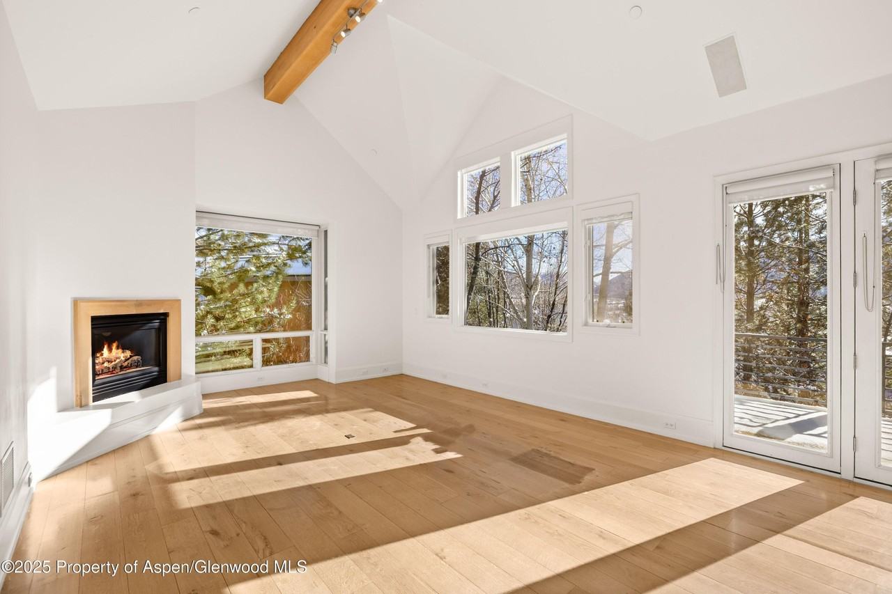 760 Promontory Ln - Photo 3 of 23