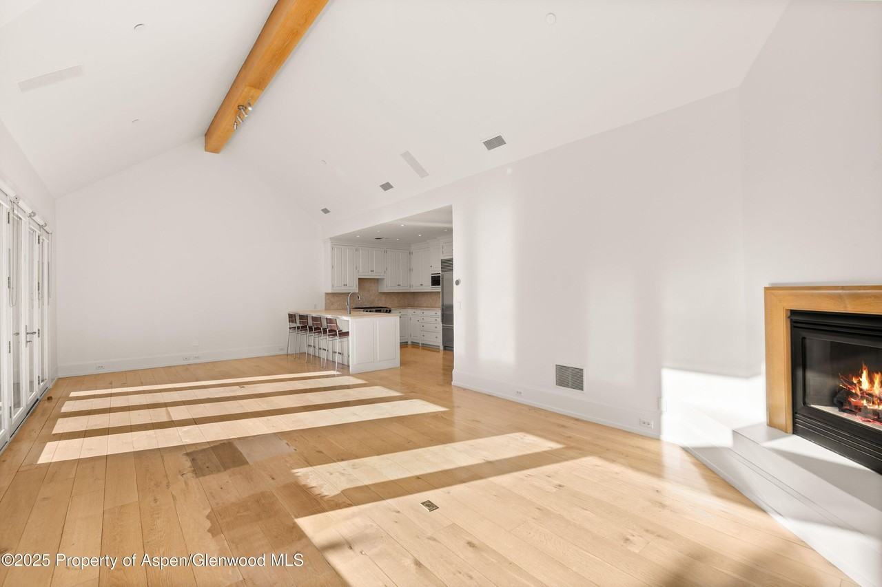 760 Promontory Ln - Photo 6 of 23