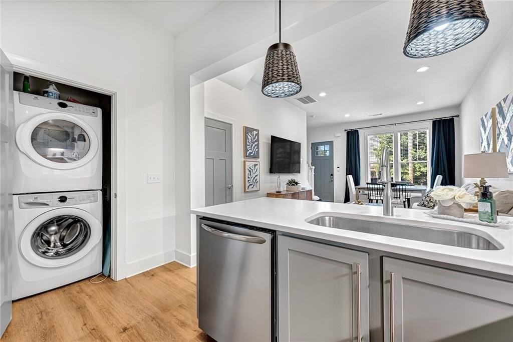 394 S Hill Ave - Photo 6 of 18