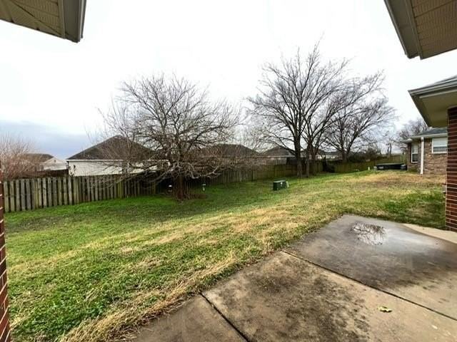 2403 Sw 20th St - Photo 5 of 27