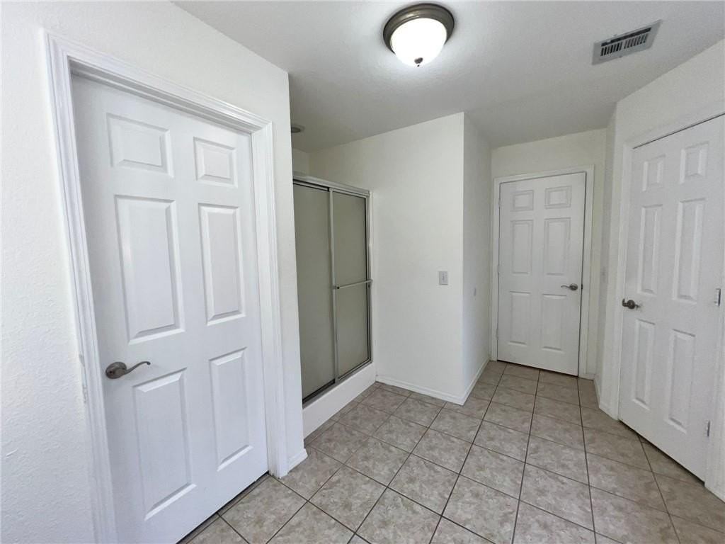 2403 Sw 20th St - Photo 7 of 27