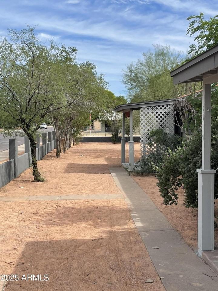 2919 East Oak Street #1 - Photo 2 of 28