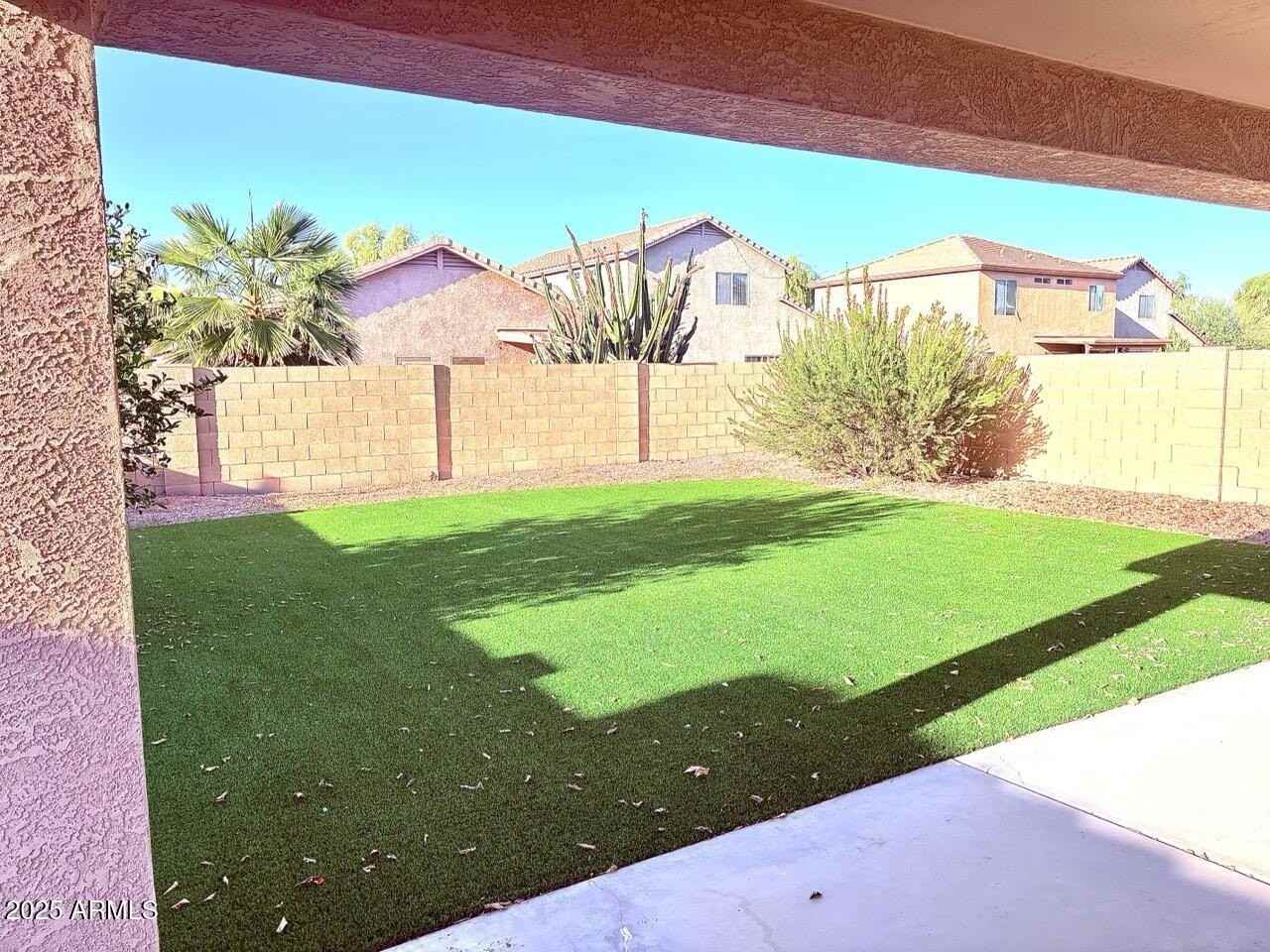 4014 East Superior Road - Photo 3 of 36