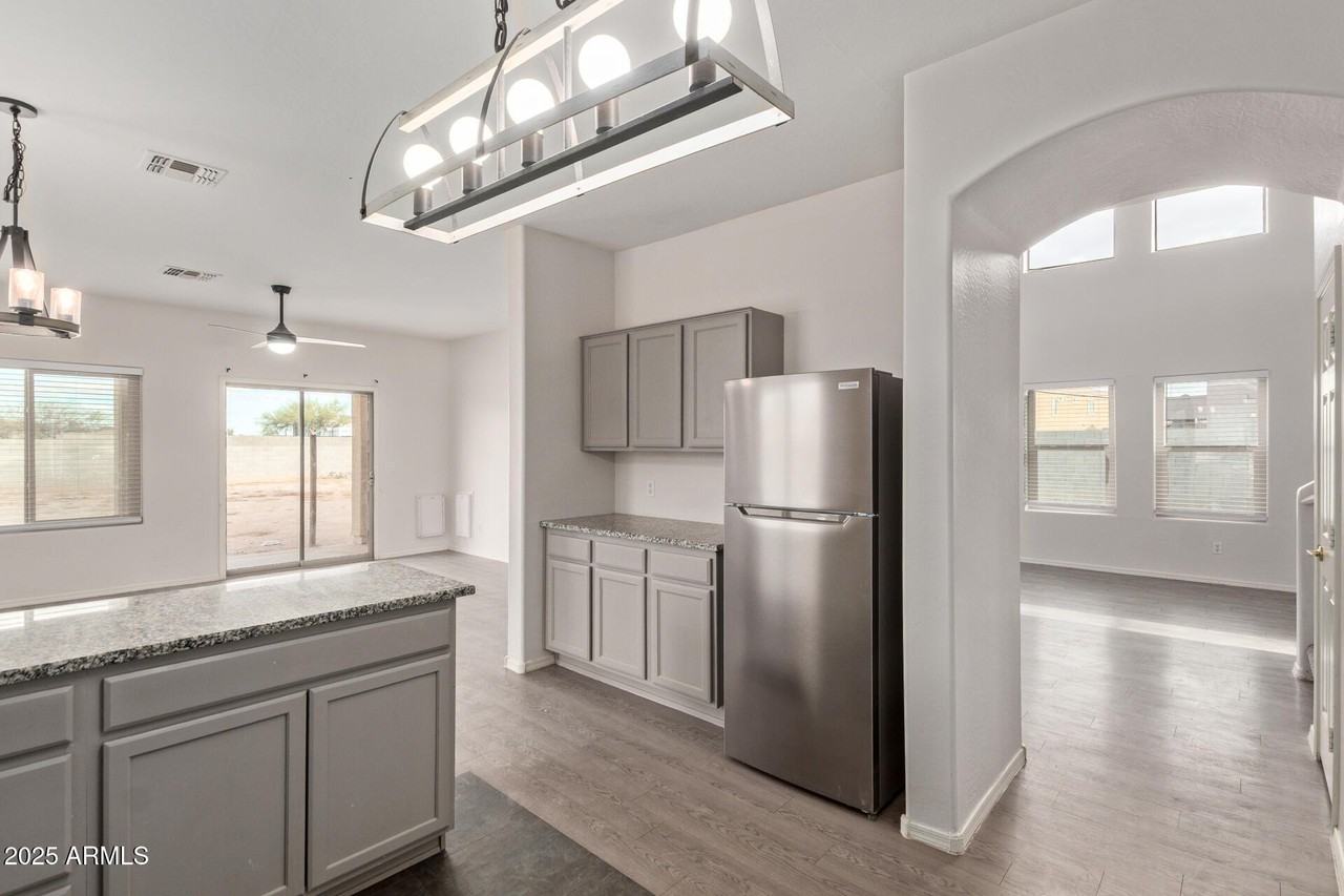 2834 N Paisley Ln - Photo 6 of 34