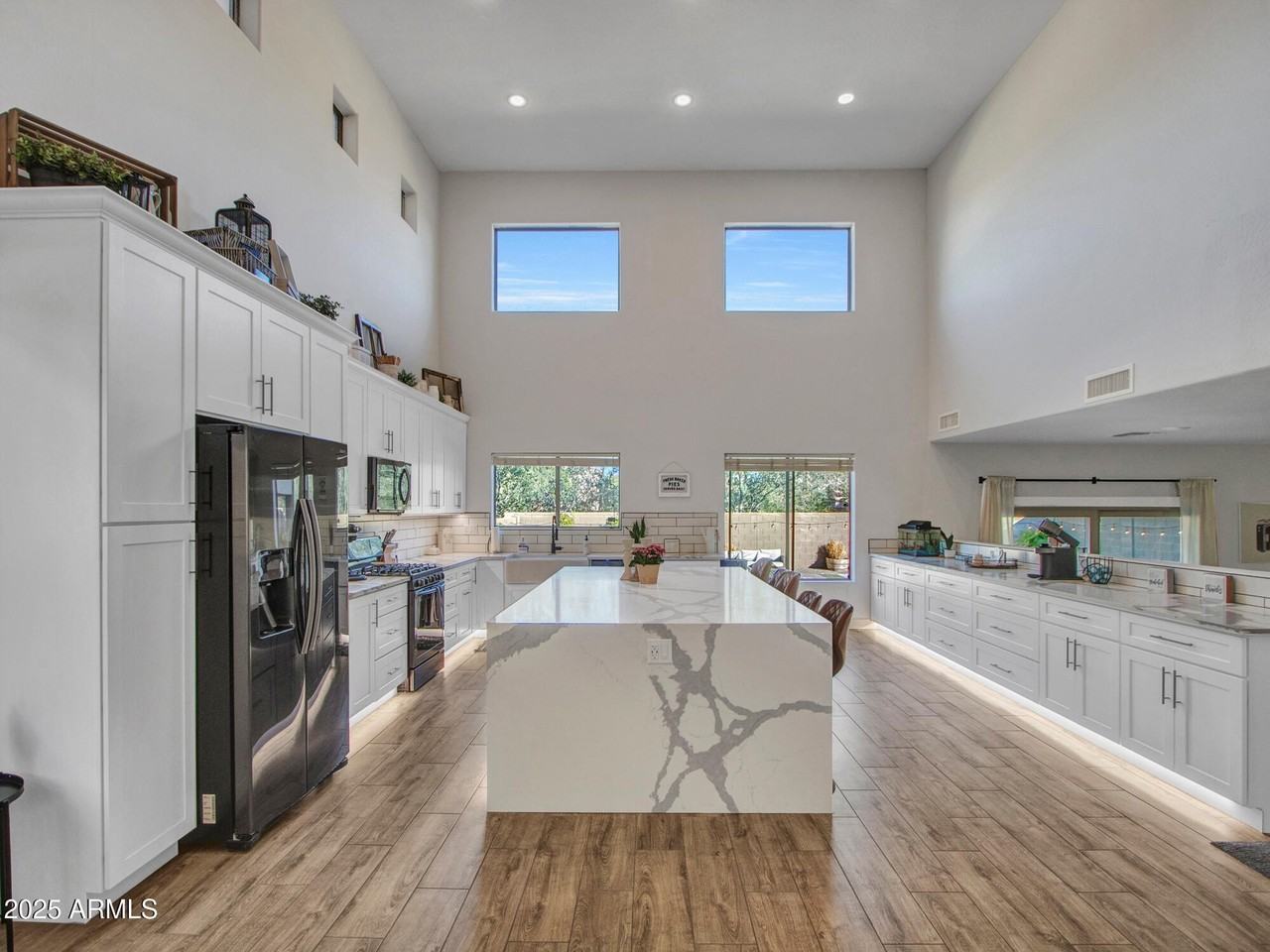 4326 W Kenai Dr - Photo 7 of 50