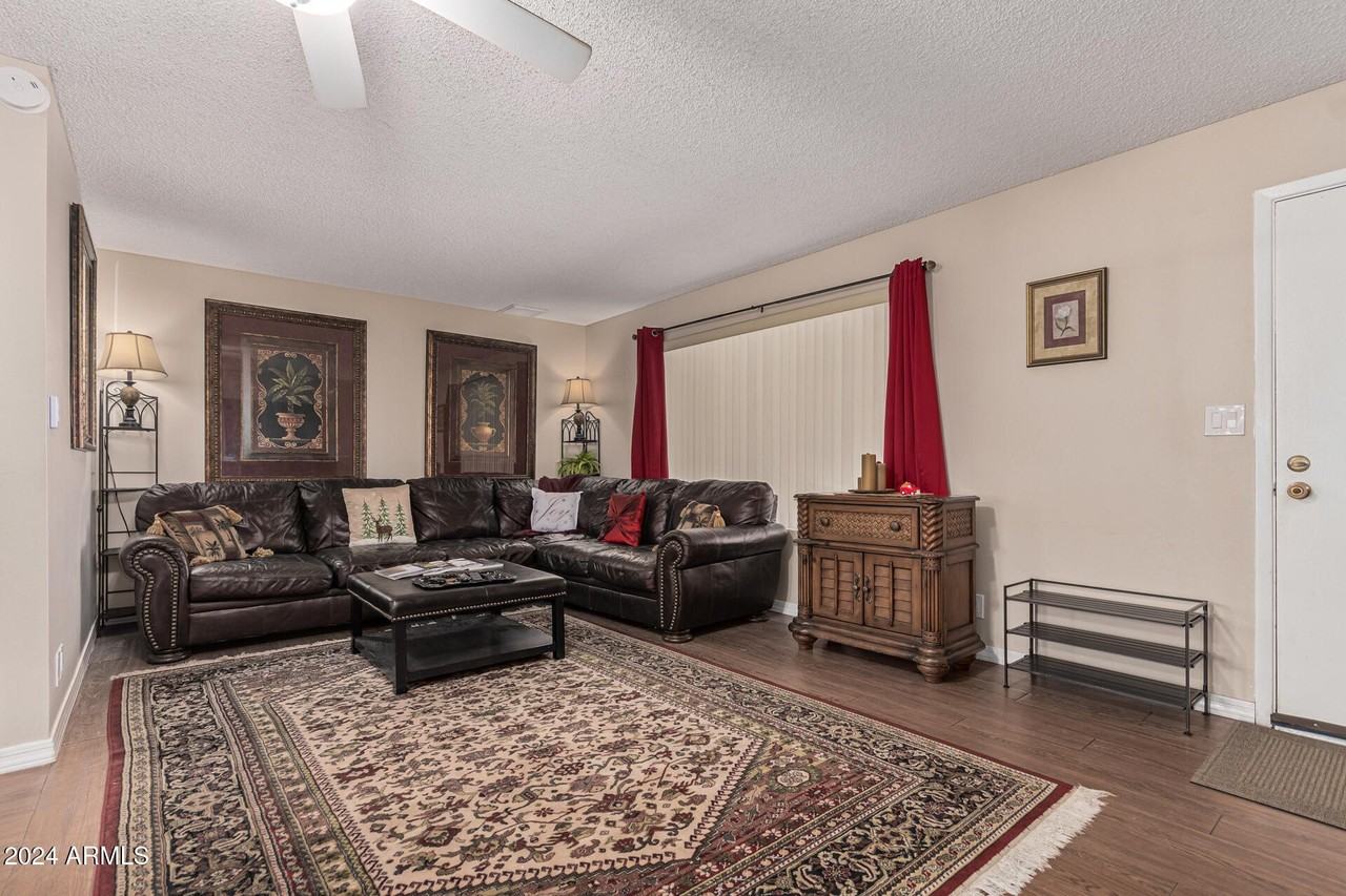 849 67th Place - Photo 5 of 47