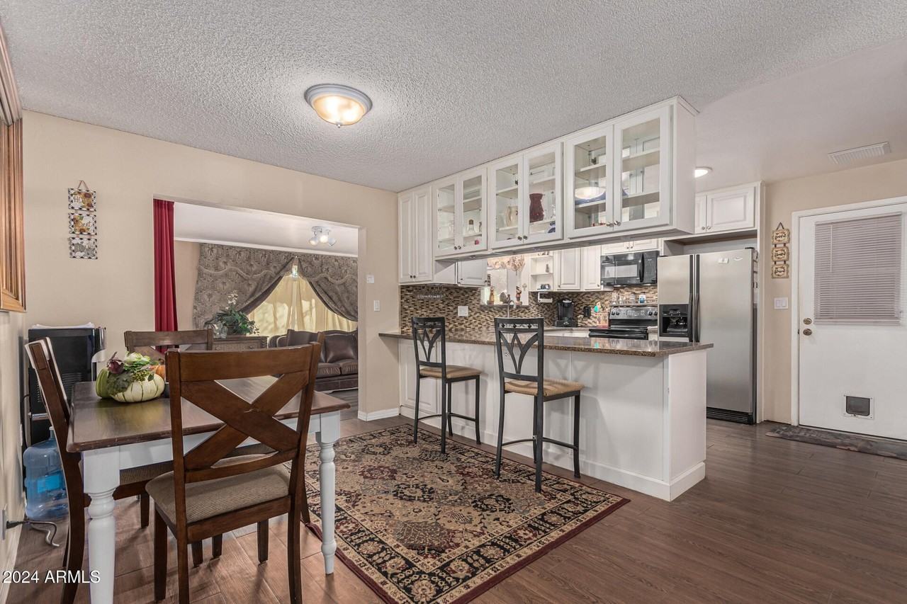 849 67th Place - Photo 6 of 47