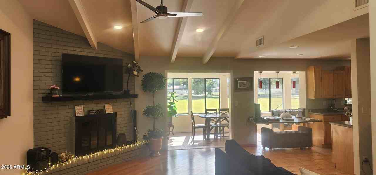 8803 W Christa Way - Photo 7 of 32