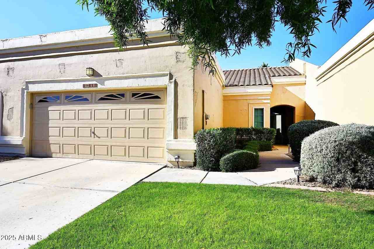 19412 N 85th Dr - Photo 3 of 46