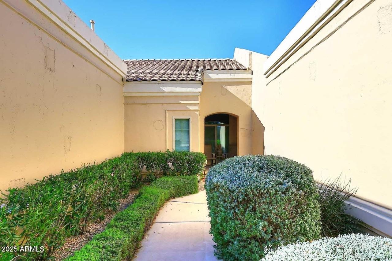 19412 N 85th Dr - Photo 4 of 46