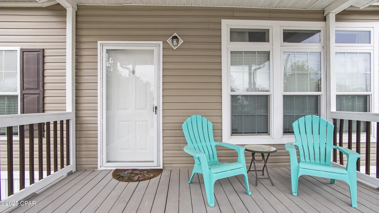 105 Evergreen St - Photo 4 of 29