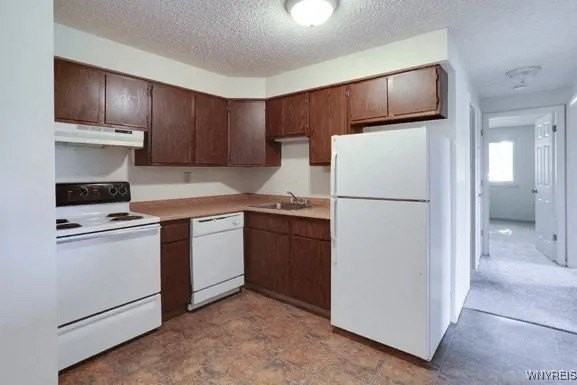 4369 Chestnut Ridge Rd - Photo 2 of 6