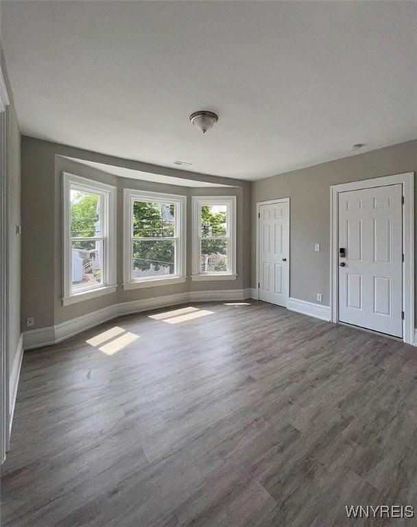 355 Plymouth Ave - Photo 2 of 14