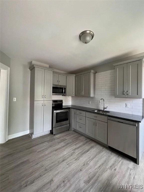 355 Plymouth Ave - Photo 3 of 14