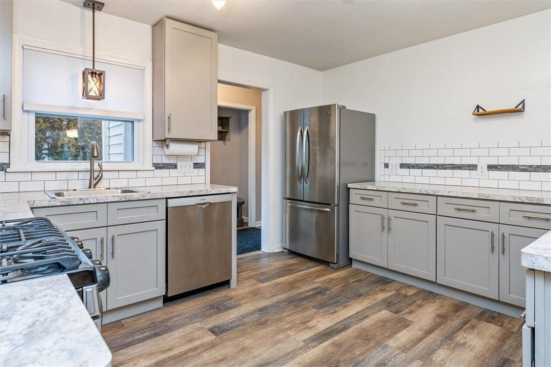 46 Country Ln - Photo 4 of 31