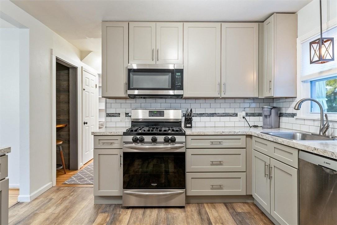 46 Country Ln - Photo 7 of 31