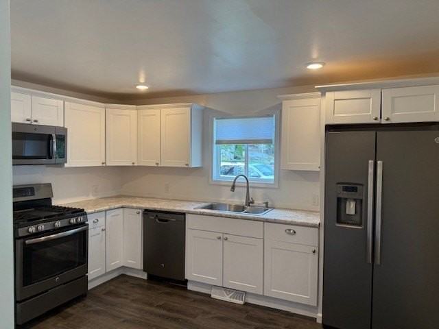 123 Sterling Street - Photo 4 of 26