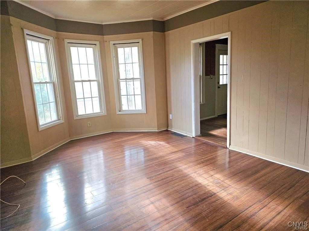 305 Highland Ave - Photo 4 of 20