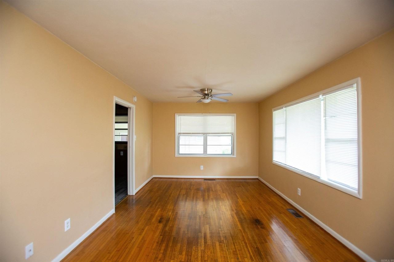 512 Braden Street - Photo 3 of 14