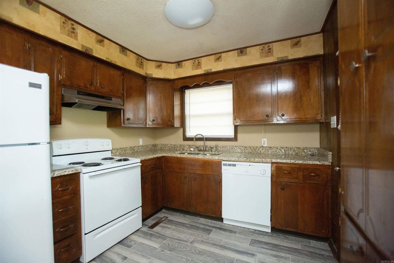 512 Braden Street - Photo 5 of 14