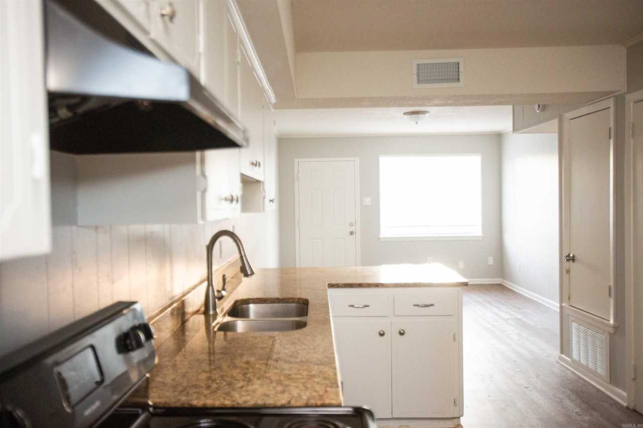 3017 Parkway Drive - Photo 7 of 13