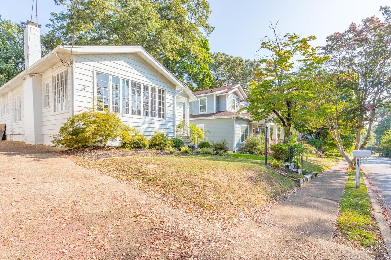 803 Young Avenue - Photo 2 of 34