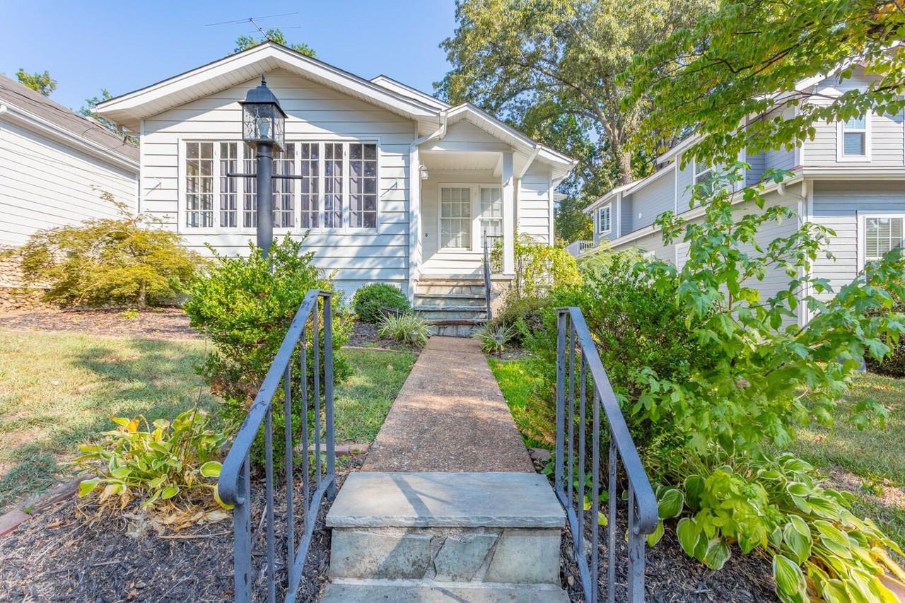 803 Young Avenue - Photo 4 of 34